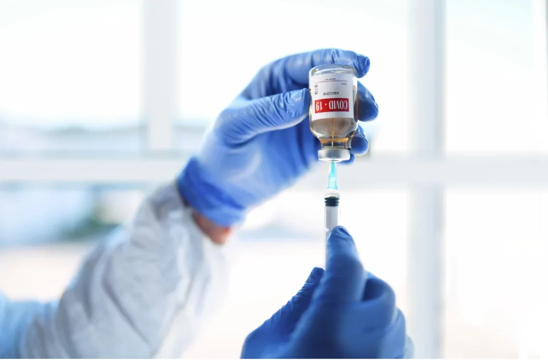 Vacinação Contra Covid para Bebês e Gestantes é Suspensa nos EUA