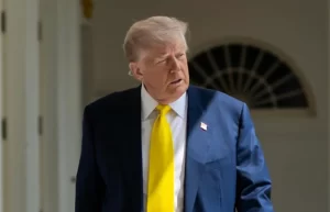 Trump Assina Decreto e Impõe Tarifa de 50% às Importações Brasileiras: Entenda os Impactos