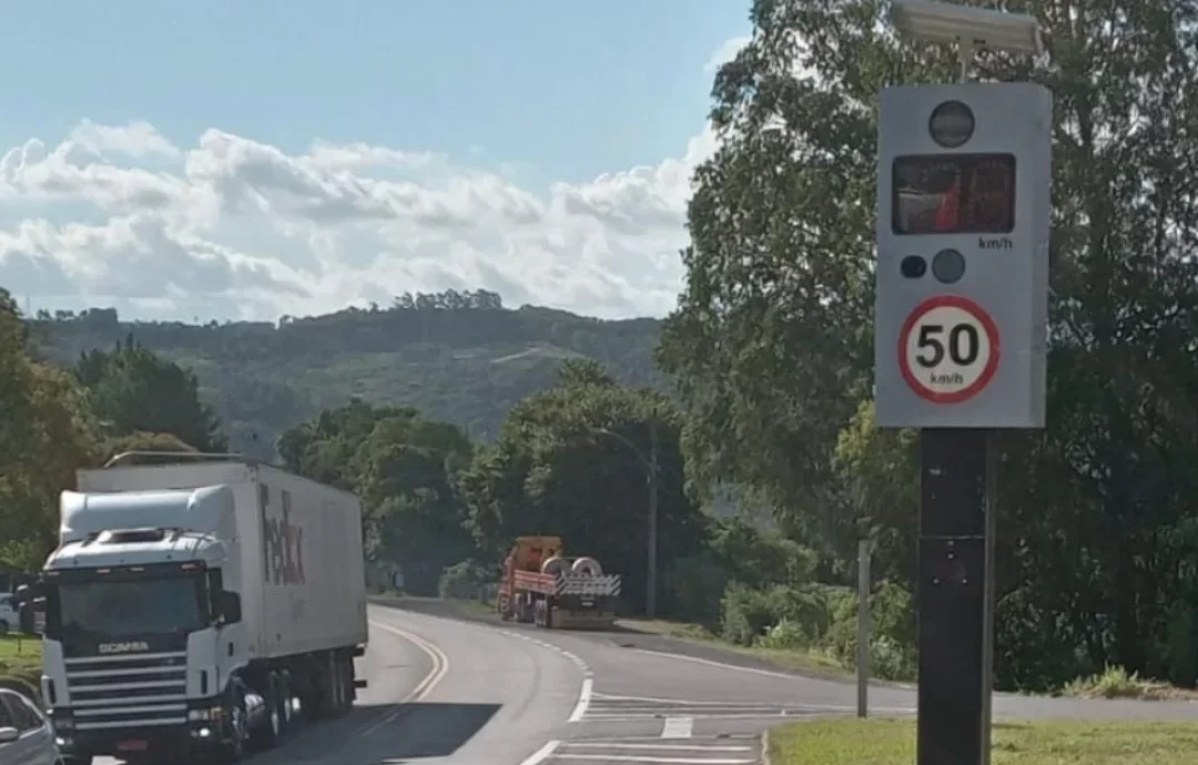 Radares em Rodovias Federais São Desligados Após Corte de Verba