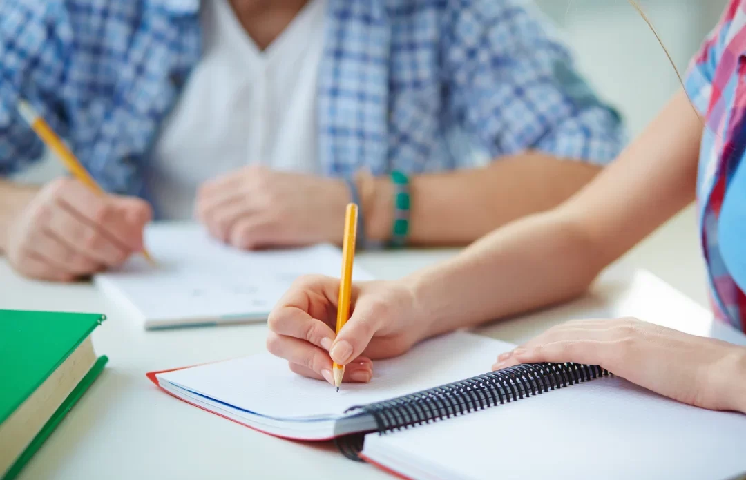 Atraso Escolar no Brasil: 4,2 Milhões de Alunos em Situação Crítica, Alerta Unicef