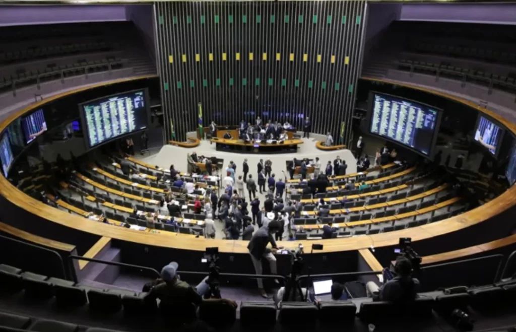 Câmara Aprova PEC da Blindagem e Dificulta Denúncias Criminais Contra Parlamentares