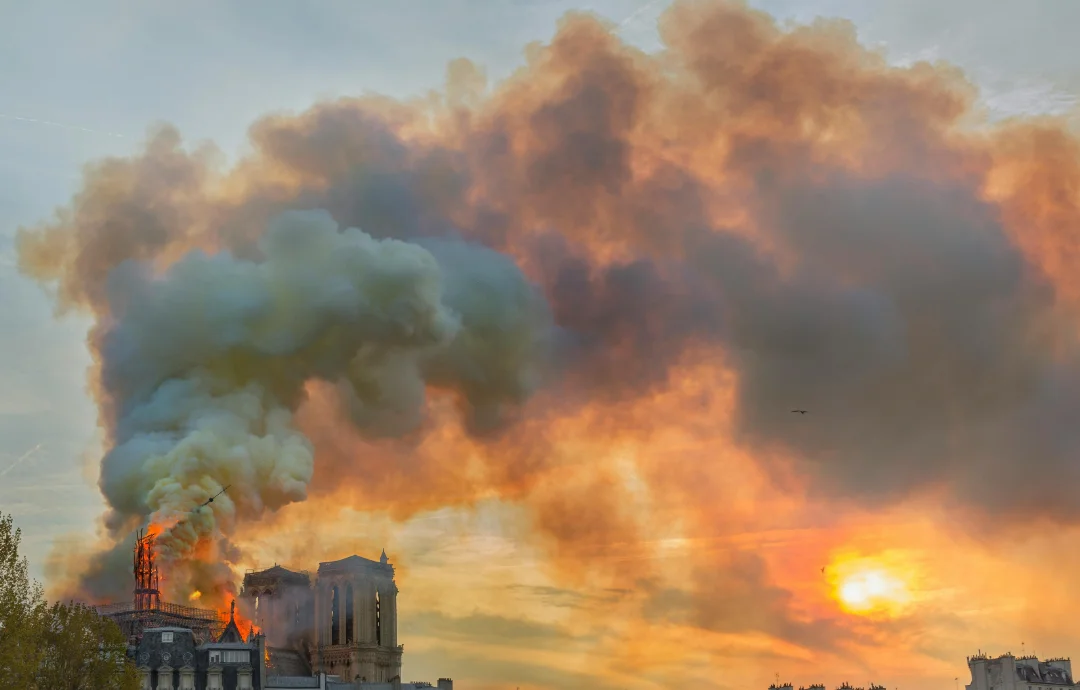 Tragédia: Incêndio Devastador Deixa Mortos e Feridos
