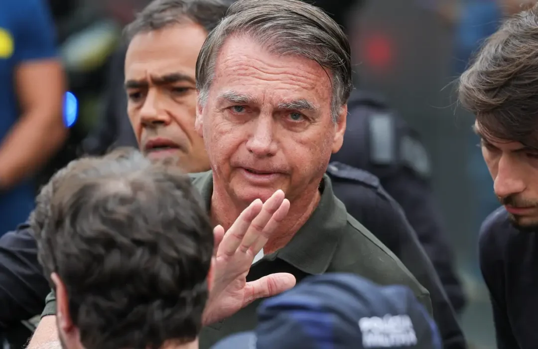 Defesa de Bolsonaro desiste de pedido para suspender execução da pena