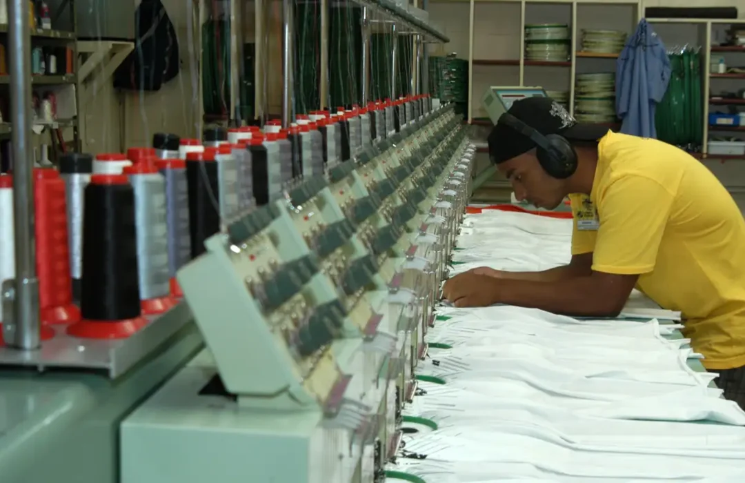 Economia brasileira encolhe 0,4% entre junho e julho, aponta FGV