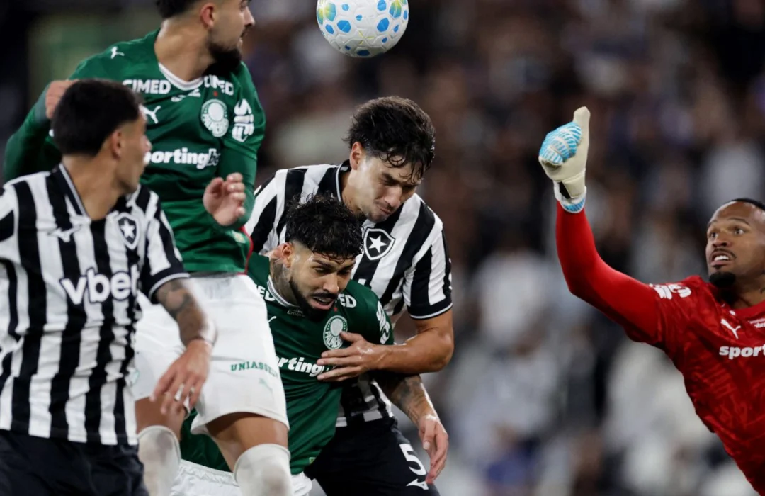 Empate do Botafogo beneficia Flamengo, que assume liderança do Brasileirão