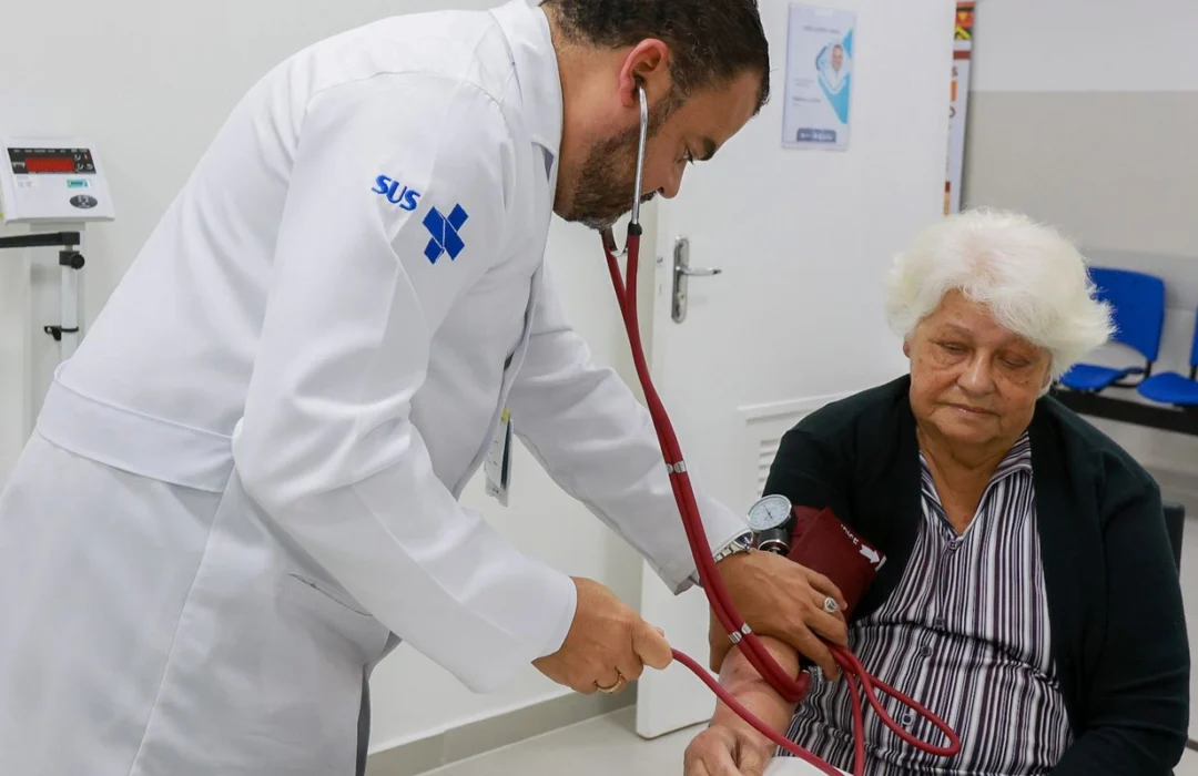 Exame Nacional de Formação Médica é aplicado neste domingo em todo o Brasil
