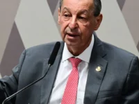 Senador rejeita todas as emendas para manter escala 6×1 na CCJ