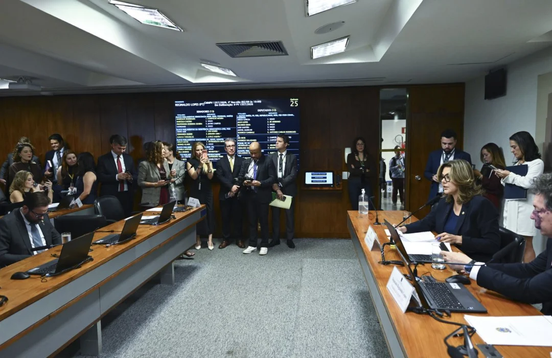 Comissão aprova MP que reduz impostos em compras internacionais pela internet