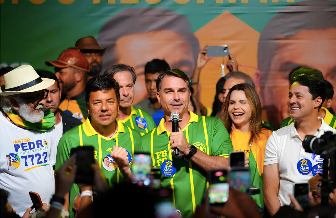 Flávio Bolsonaro faz Ato no Recife com Críticas ao STF e Propostas para Segurança