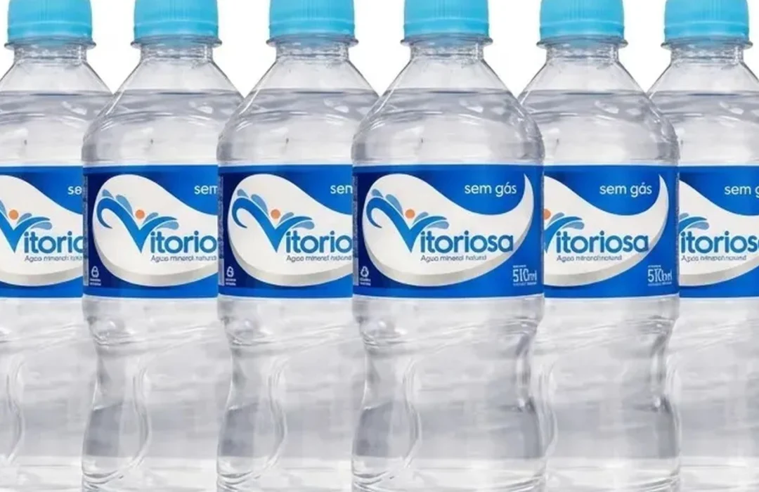 Anvisa proíbe venda de água mineral Vitoriosa por contaminação bacteriana