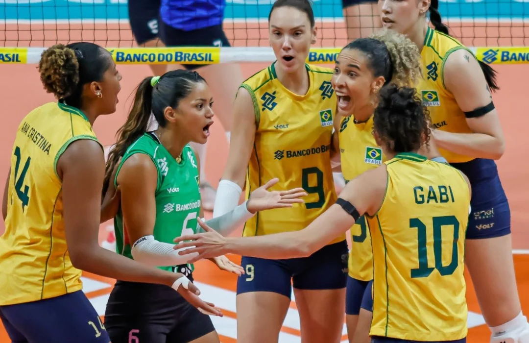 Seleção feminina de vôlei avança e vai disputar vaga olímpica contra Argentina