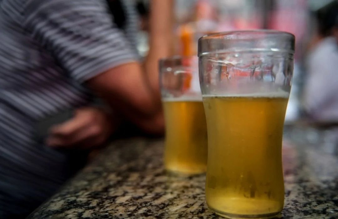 Álcool e tabaco podem levar à cegueira, alertam oftalmologistas