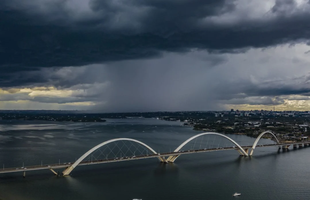 Defesa Civil alerta para tempestade e ventos fortes no Distrito Federal