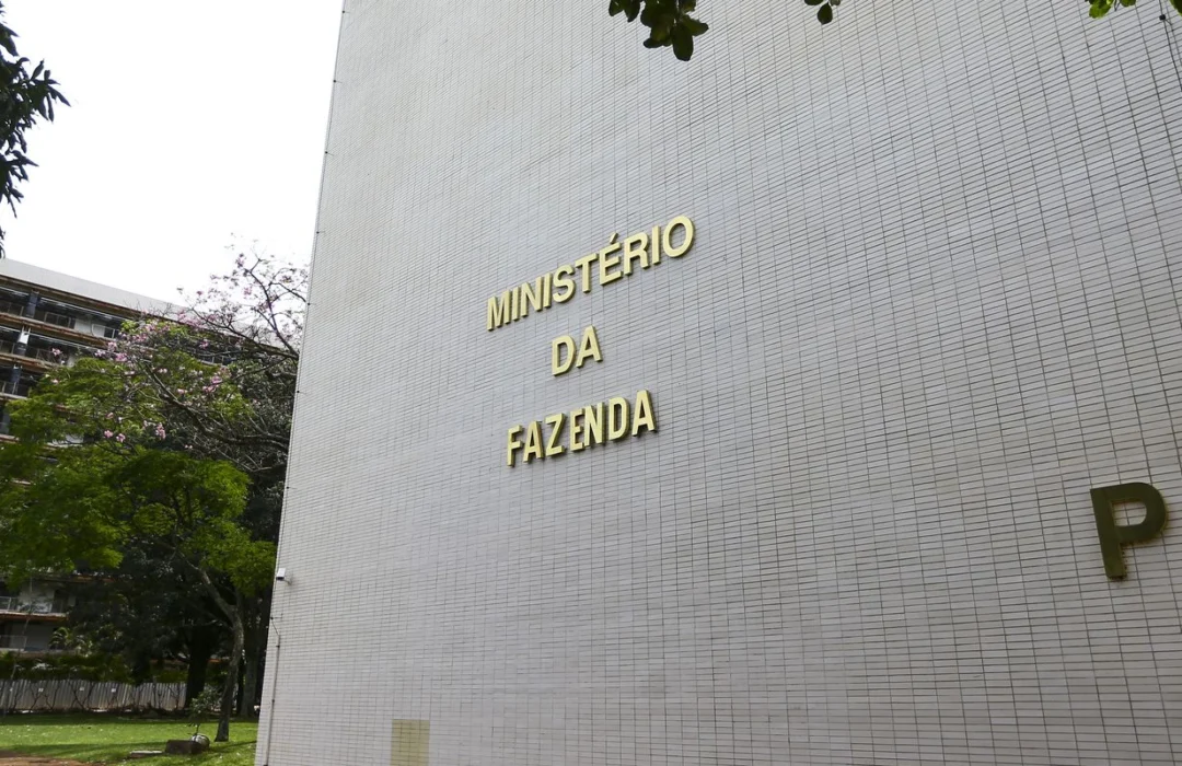 Governo reduz expectativas de crescimento econômico para os próximos anos