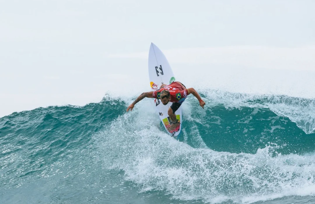 WSL cancela etapa de Abu Dhabi e mantém 12 competições no circuito de surfe