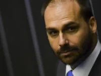 Eduardo Bolsonaro é demitido da Polícia Federal por abandono de cargo