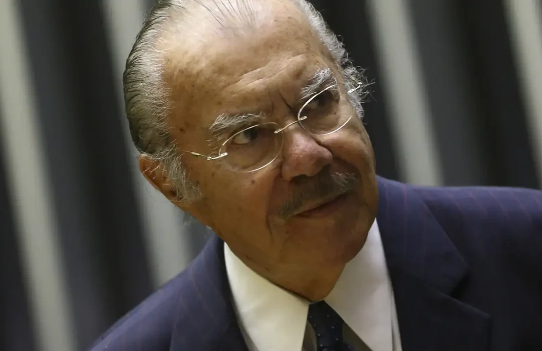 José Sarney permanece internado em hospital de São Paulo para tratamento de pneumonia