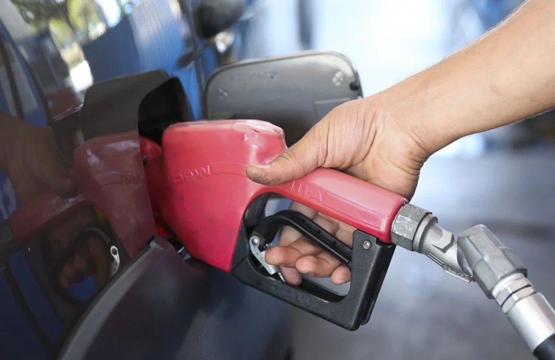 Governo mantém subsídio de R$ 2,12 por litro ao diesel