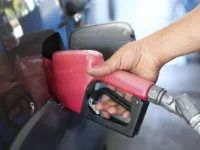 Governo mantém subsídio de R$ 2,12 ao diesel por mais um mês