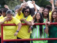 Pioneiras do futebol feminino são homenageadas no Desfile de 7 de Setembro