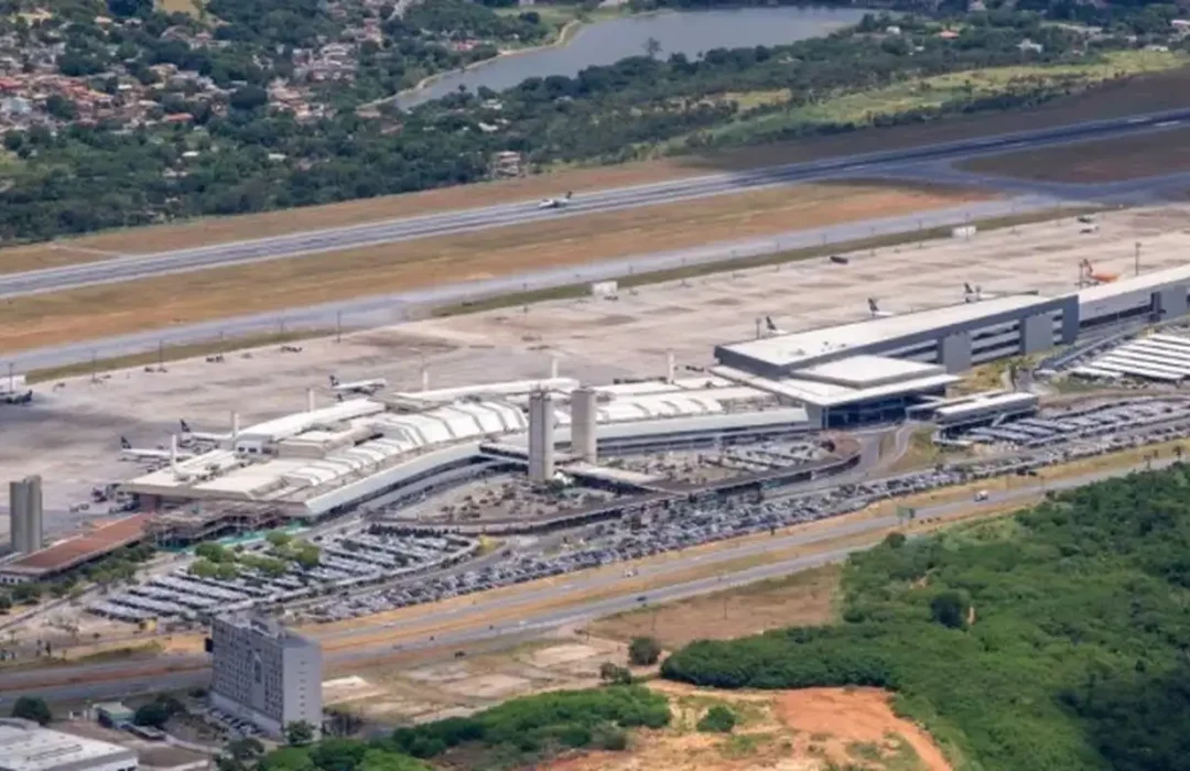 Aeroporto de Confins retoma operações após interrupção por problema na pista