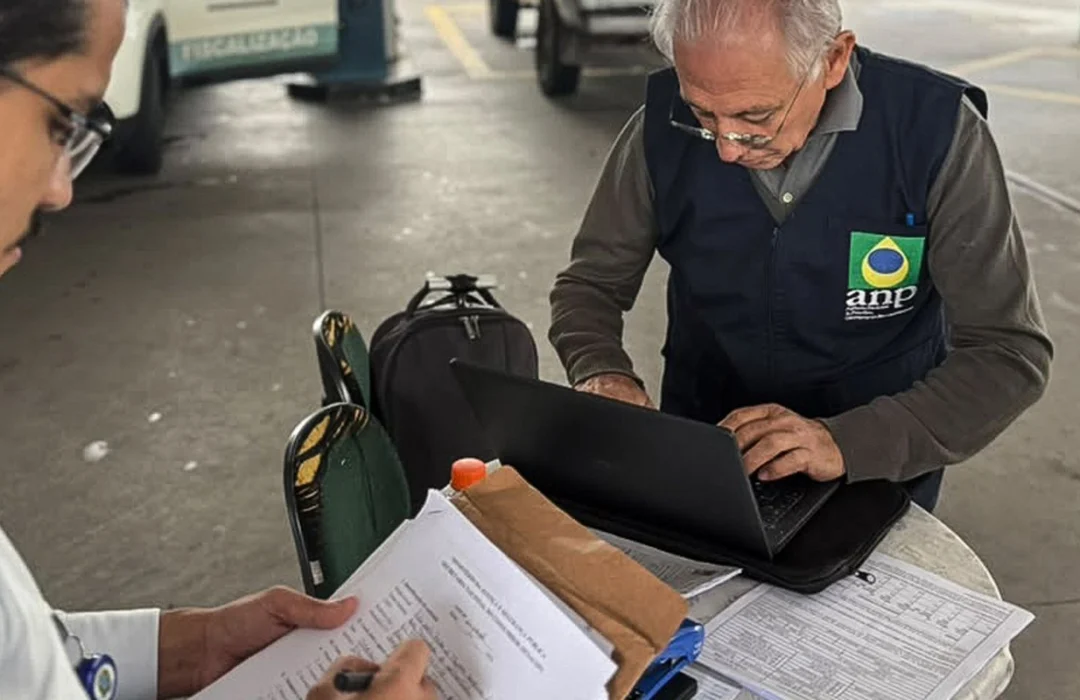 ANP multa distribuidoras em mais de R$ 200 milhões por aumentos abusivos de combustíveis