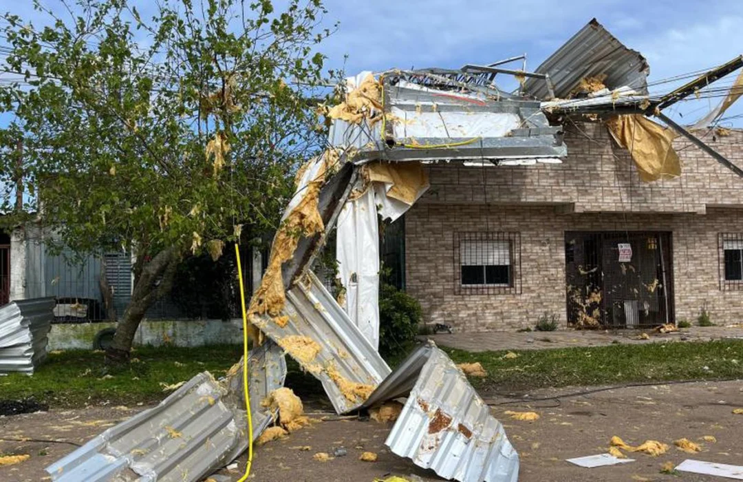 Temporais deixam milhares de casas danificadas no Sul do país