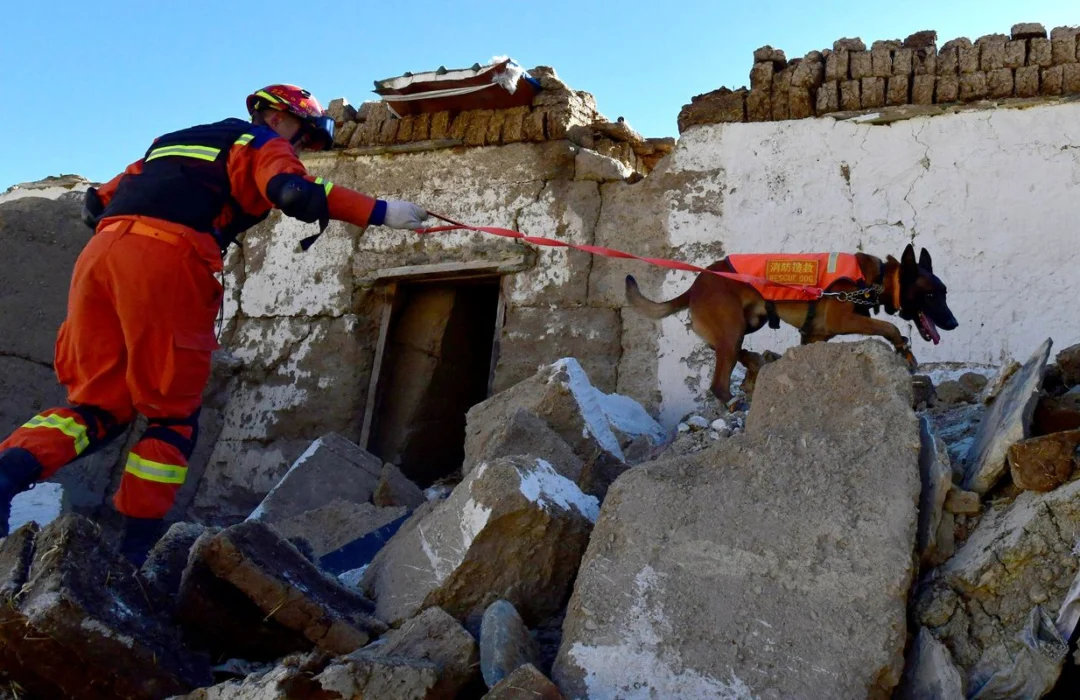 Terremoto de forte magnitude causa mortes e feridos no Tibete