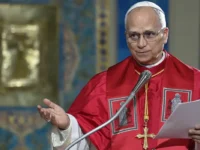 Papa Leão XIV se submeterá a cirurgia para remover nódulo pulmonar
