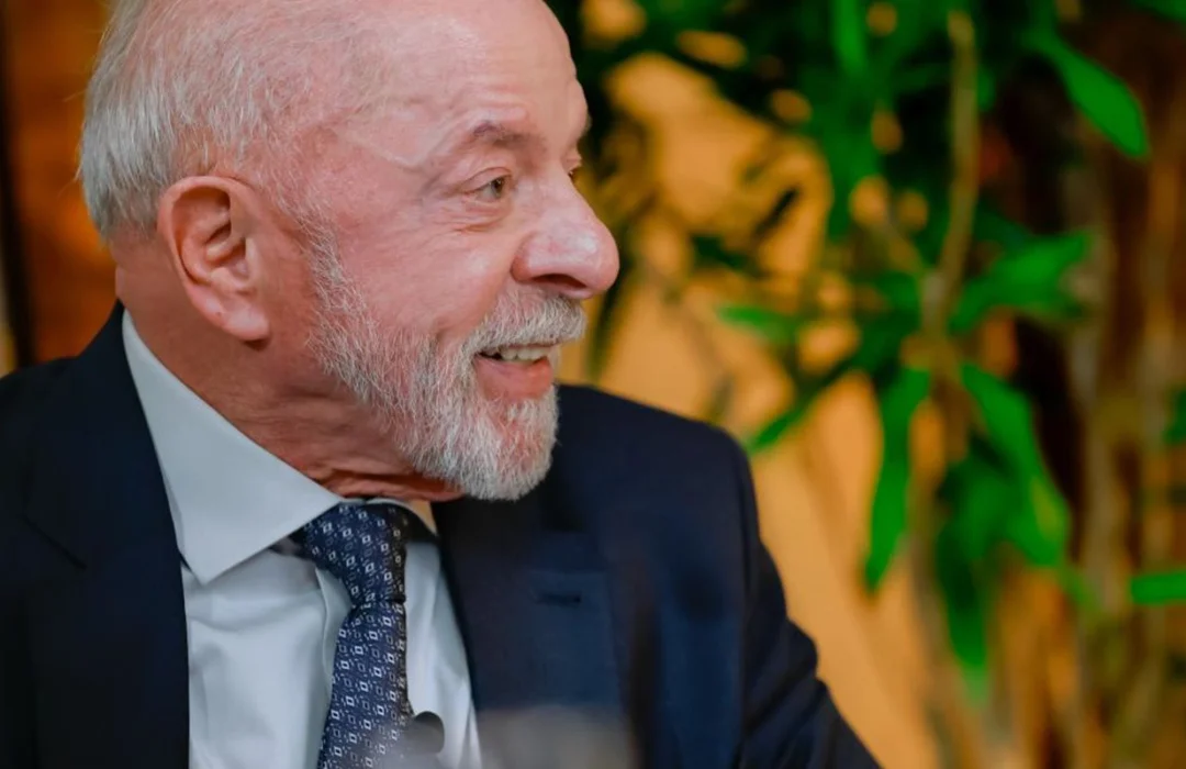 Lula promete entregar ao TSE autorização para quebra de sigilo pessoal e desafia Bolsonaro