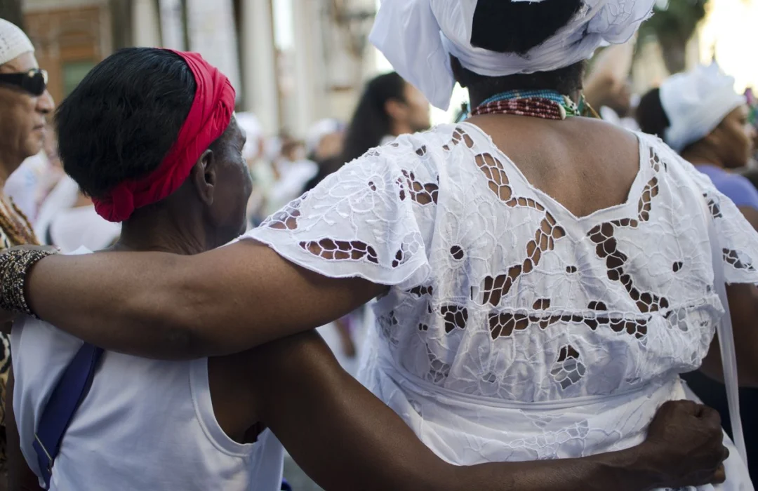 Onda de ataques a símbolos religiosos reacende discussão sobre intolerância no Brasil