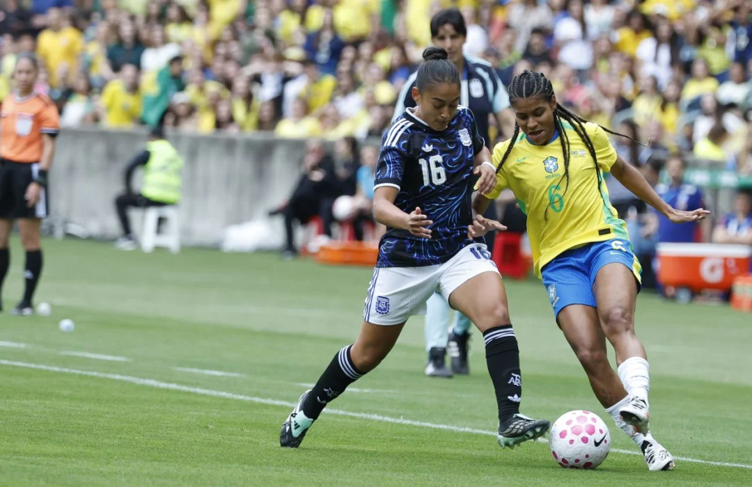 Seleção feminina desembarca em Pernambuco para enfrentar Argentina com mudanças no elenco