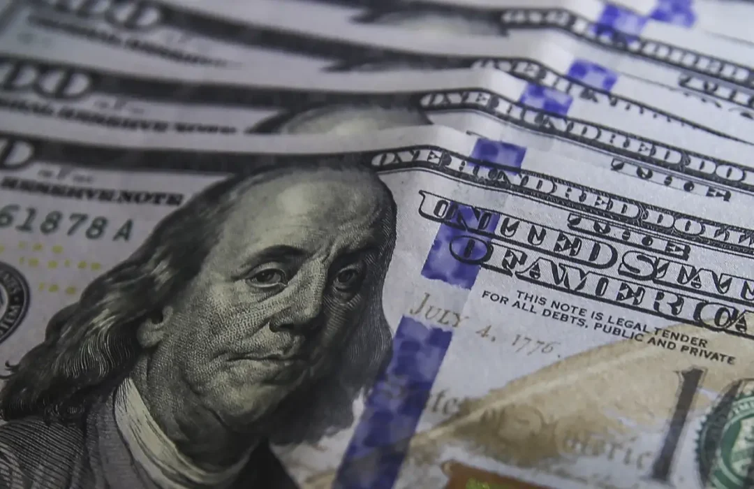 Moeda americana recua e bolsa fecha em alta neste fim de setembro