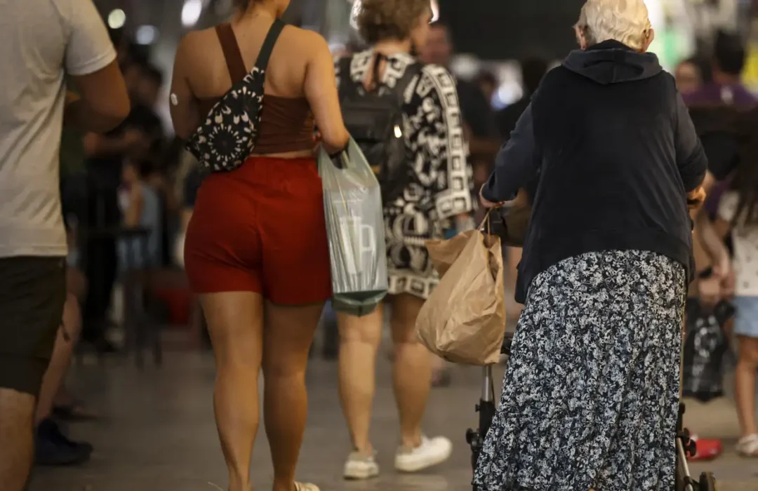Economistas alertam: corte severo de gastos públicos inevitavelmente afetará programas sociais