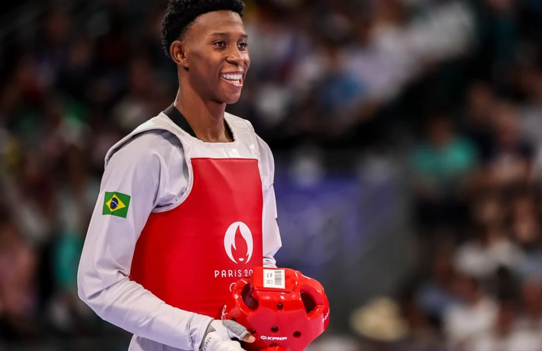 Henrique Marques conquista ouro em Paris e faz história no taekwondo brasileiro