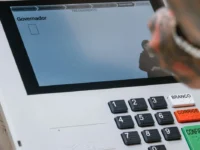 Eleitores devem reconfirmar local de votação antes de ir às urnas no segundo turno