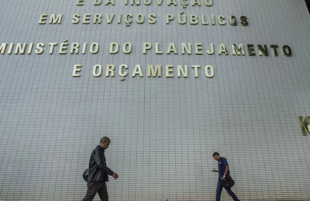 Governo vai redistribuir R$ 20 bilhões no Orçamento de 2027 para financiar estímulos econômicos