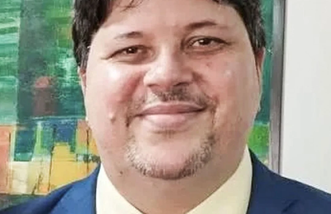 Jornalista brasileiro é deportado da Argentina após críticas a Milei