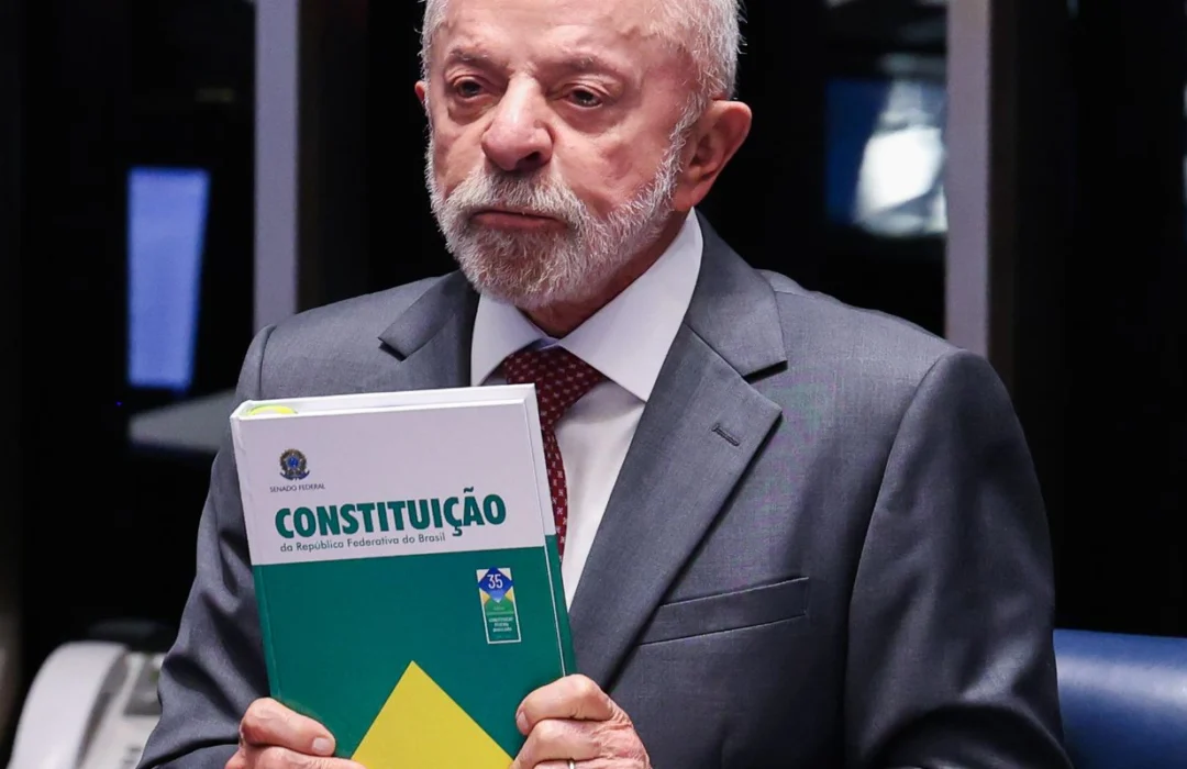 Lula faz campanha em Minas Gerais e comemora aprovação do fim da escala 6×1