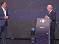 Ministro do TSE autoriza divulgação de sigilos de Lula e Flávio Bolsonaro