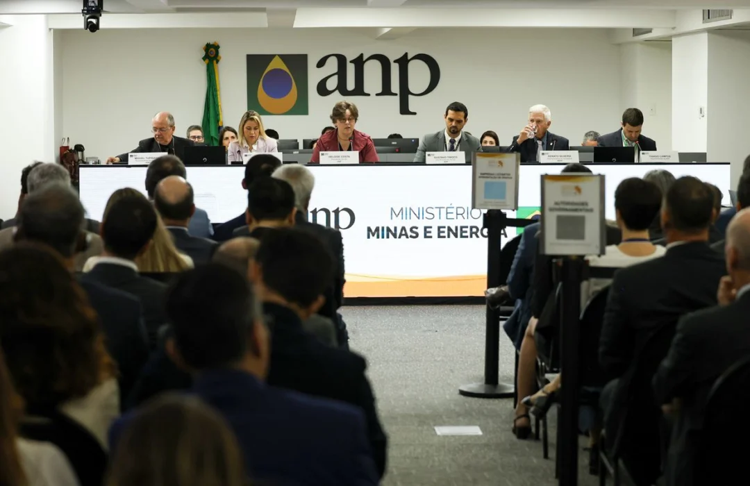 ANP arrecada R$ 3 bilhões em leilão de blocos de petróleo e gás