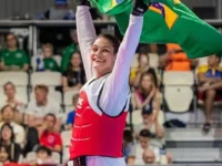 Maria Clara Pacheco conquista ouro em etapa de Paris do Grand Prix de taekwondo