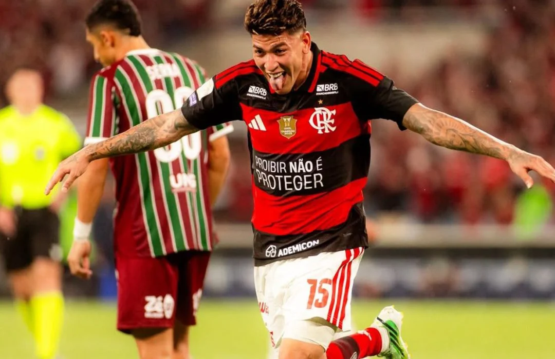 Flamengo segue na liderança após vitória no clássico contra Fluminense